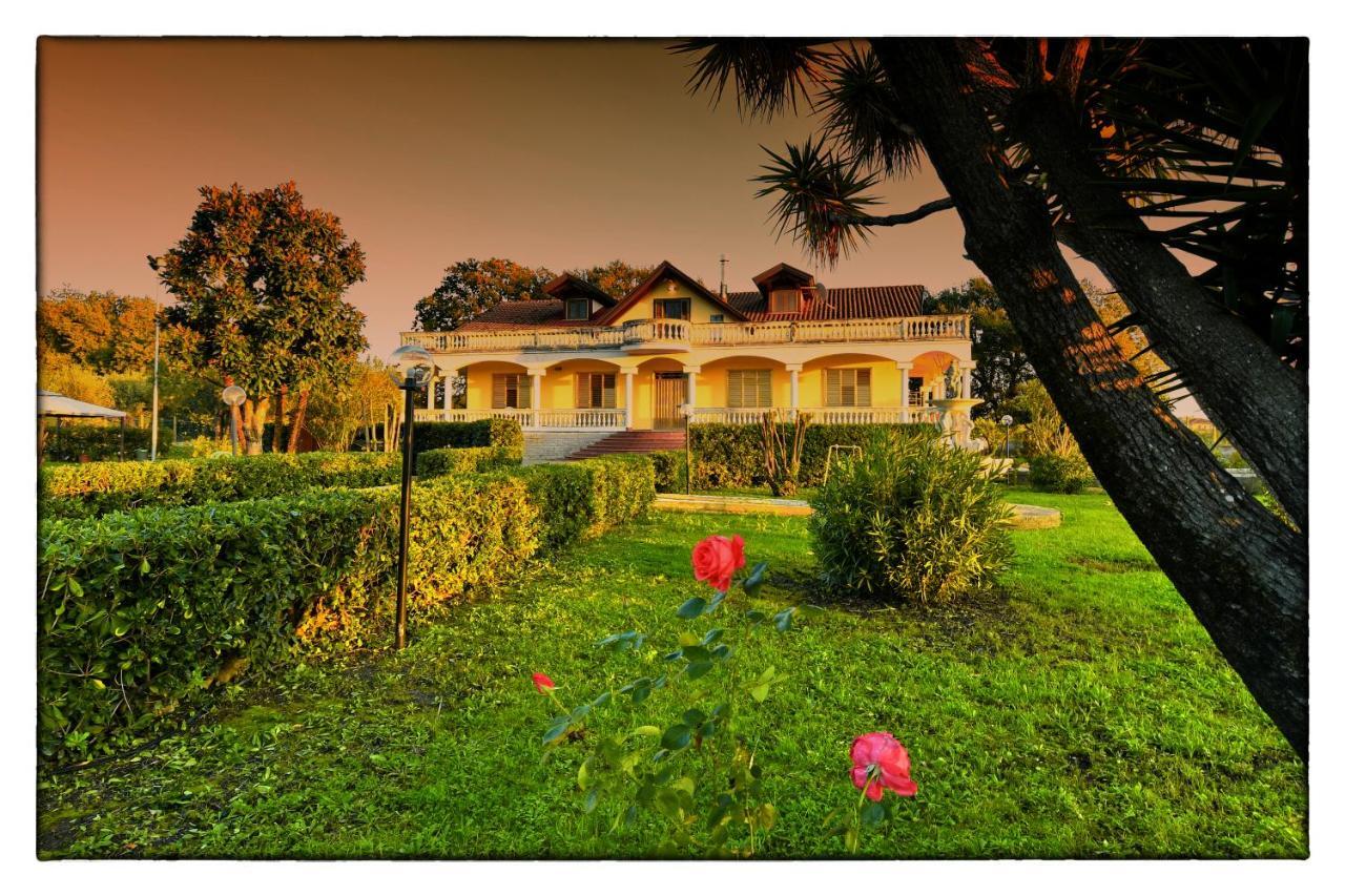 Villa Costiera Салерно Екстериор снимка